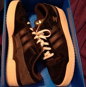 Adidas forum 84 size 13.5